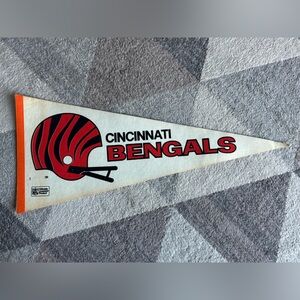 Cincinnati Bengals
Official Football Pennant
Flag Vintage 1980s